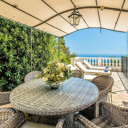Villa Espero-pax Sleeps 8 Air Con Wifi *