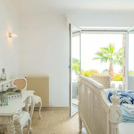 Espero-pax Sleeps 8 Air Con Wifi Villa *